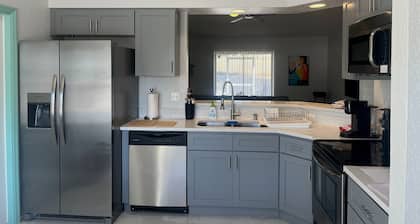 Stylish Lake Wales home near lake