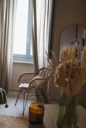 Double Room, Mountain View | Desk, free WiFi