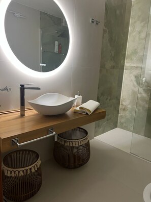 Hair dryer, towels, soap, toilet paper - Nicola's Luxury Sardinia (Santa Teresa di Gallura)