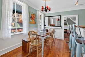 Dining - Historic High Street Retreat (Harpers Ferry)