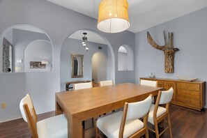 Dining - Saguaro Crown Premier 4 BD Foothills Escape! (Tucson)