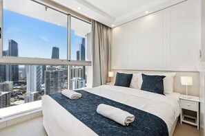 2 bedrooms, desk, iron/ironing board, WiFi - 33C Peninsula, Surfers Paradise (Surfers Paradise)