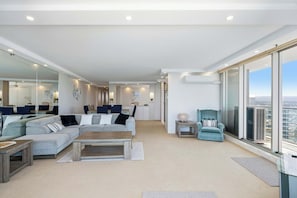 TV, offices - 33C Peninsula, Surfers Paradise (Surfers Paradise)