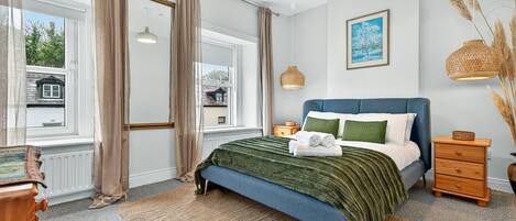 2 室のベッドルーム、アイロン / アイロン台、WiFi (無料)、ベッドシーツ