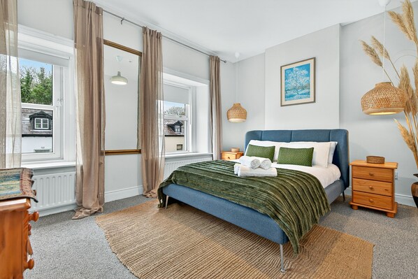 2 bedrooms, iron/ironing board, free WiFi, bed sheets