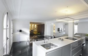 Unclassified image, 5 of 28, button - JUST A FEW STEPS FROM OPÉRA GARNIER & THE ELEGANT PALAIS ROYAL – 160 SQM (Paris)