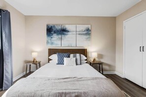 2 habitaciones, tabla de planchar con plancha, wifi y ropa de cama 