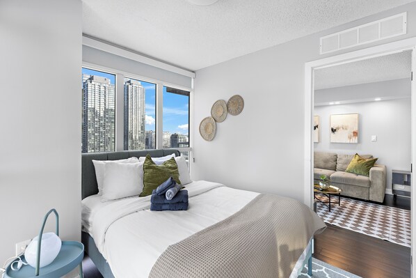 Apartamento Deluxe, vistas a la ciudad | Escritorio y espacio para trabajar con un portátil