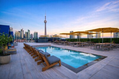 Toronto Union Suites - Free Parking