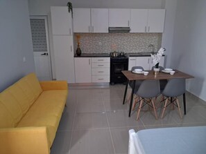 Unclassified image, 5 of 6, button