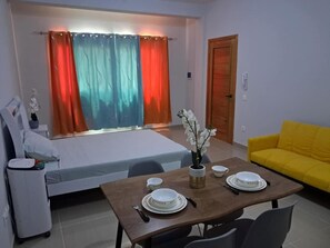 Unclassified image, 2 of 6, button