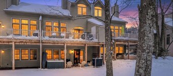 Crestline Retreat by Avantstay Luxury Mountain Condo Hot Tub + Game Room Steps to Big Boulder