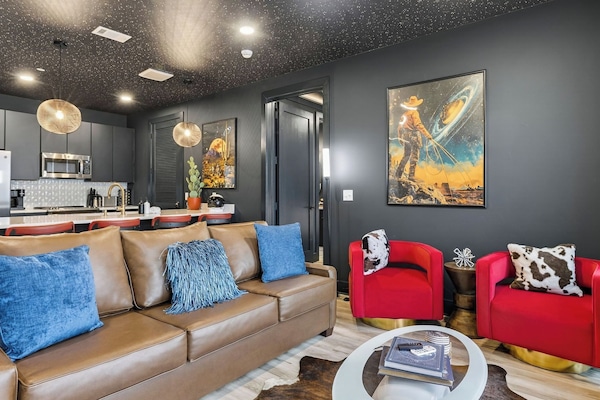 Apartment (2 Bedrooms) | Front of property