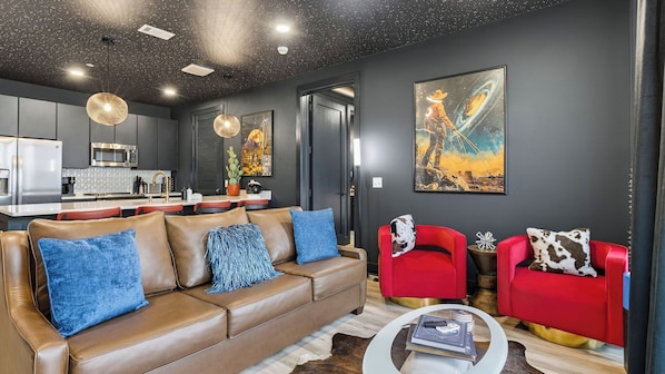 House (2 Bedrooms) | Front of property - Cosmic Cowboy by Avantstay Design-forward Condo + Near Broadway, Coffee Shops and Breweries (Nashville)