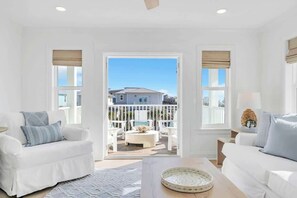 Smart TV, offices - Surfing Bear by Stay on 30a (Seacrest Beach)
