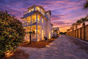 Exterior - Surfing Bear by Stay on 30a (Seacrest Beach)