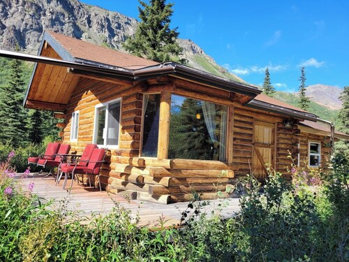 The Aurora at Little Bear Getaway Cabins is peaceful seclusion