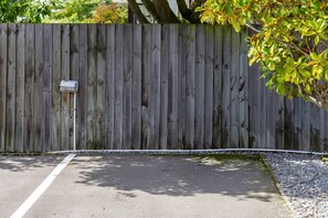 Property grounds - City Fringe Value | 1 Bed + Carpark on Cashel St (Christchurch)