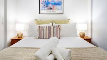 Iron/ironing board, WiFi, bed sheets