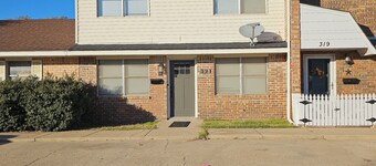 La Flor Cozy First Floor Only! Townhome in Hobart  Oklahoma