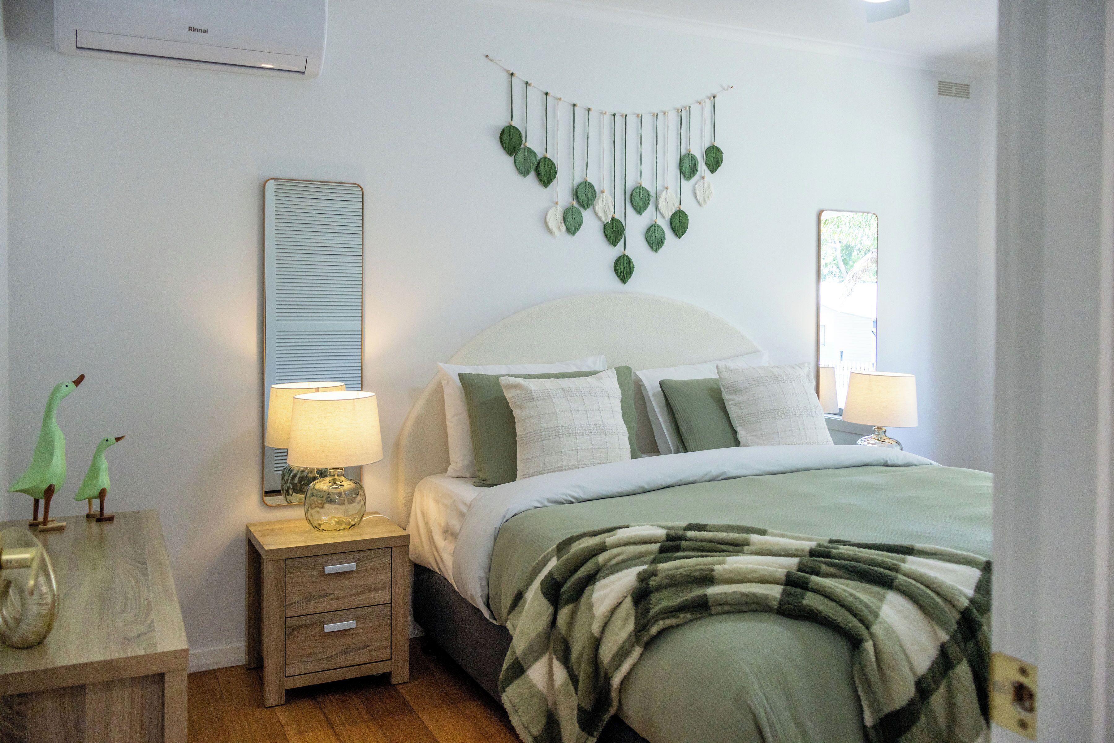 3 habitaciones, tabla de planchar con plancha y acceso a internet 