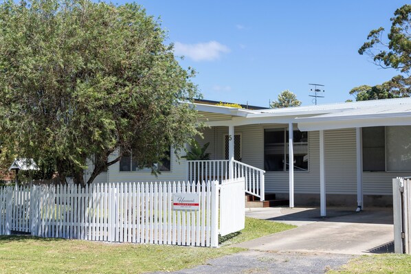 Unclassified image, 1 of 36, button - Pelican Place pet friendly (Mallacoota)