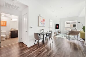 Unclassified image, 2 of 23, button