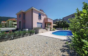 Exterior - Cozy home in Kastel Luksic (Kastel Luksic)