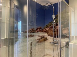 Hair dryer - IRIS - Studio Héliopolis C13 - Luxury - 2 people (AGDE)