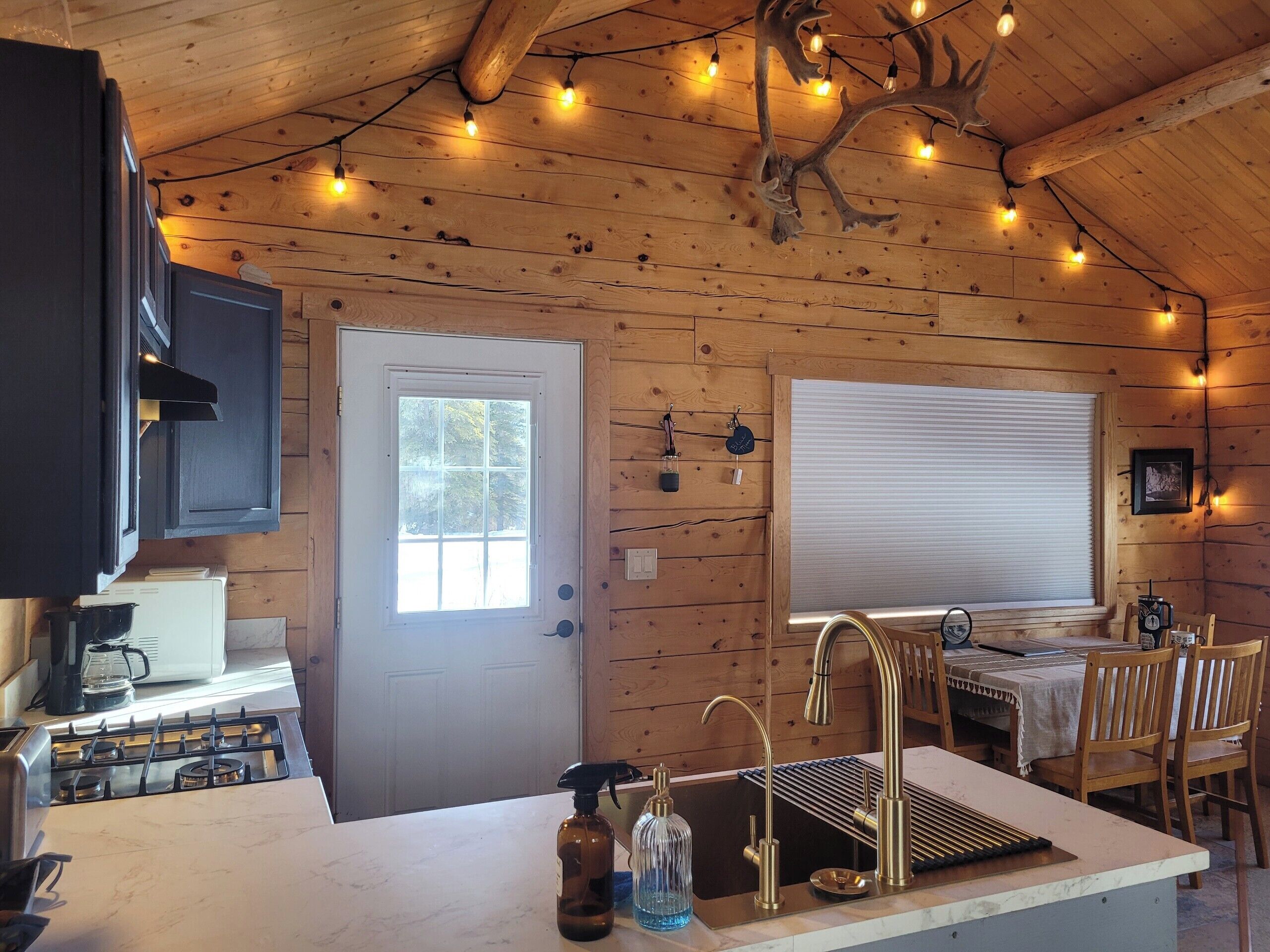 Cabaña, varias camas, vista a la montaña | Cocina privada