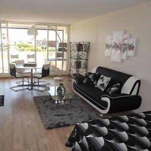 TV - GRAPHIK - Studio Héliopolis C 74 - Luxury - 2 people (AGDE)