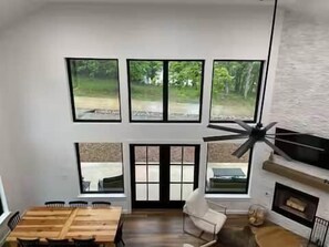 Luokittelematon kuva, 5 kautta 15, painike