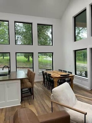 Luokittelematon kuva, 4 kautta 15, painike