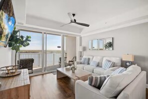 Living area - Unique Lake Condo- TOP location! (Orlando)