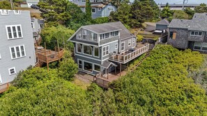Exterior - Castello Del Mare - Ocean views, Hot tub, Dogs OK (Newport)