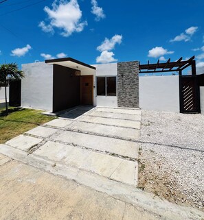 Exterior - HOUSE WITH POOL 2 BEDROOMS AND A BATHROOM, NEAR DOWNTOWN, IN PUNTA CANA. (Punta Cana)