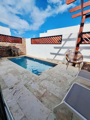 Outdoor pool - HOUSE WITH POOL 2 BEDROOMS AND A BATHROOM, NEAR DOWNTOWN, IN PUNTA CANA. (Punta Cana)