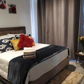 1 bedroom, desk, iron/ironing board, free WiFi - Apartment with mountain view + swimming pool, gym and WiFi in Chapinero (Bogotá)