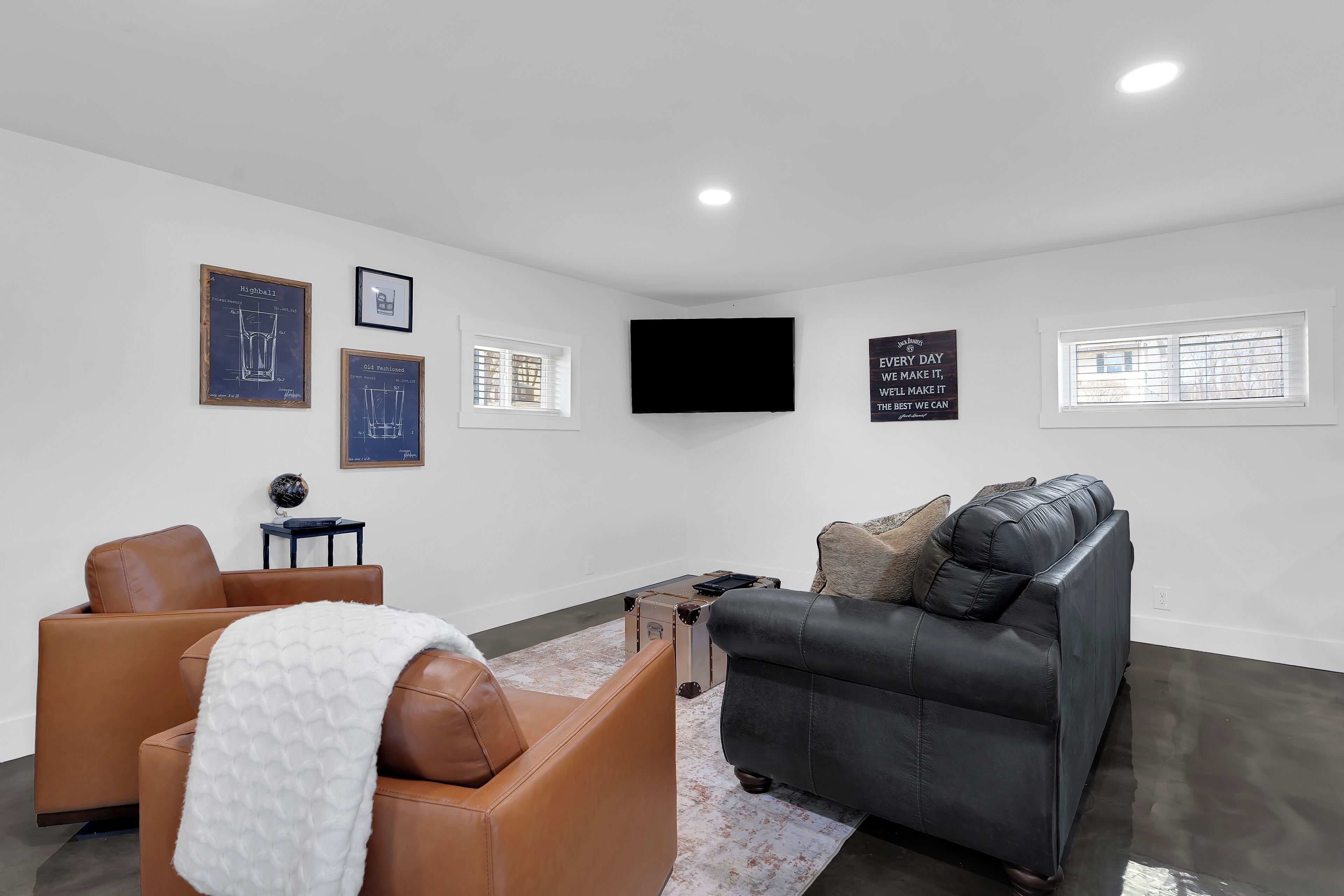 Lounges At Lynchburg Black House - Within Walking Distance To Jack Daniels! - Lynchburg, TN