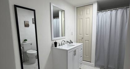 Cozy 1-bedroom studio in perfect Tampa with AC