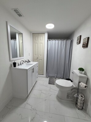 Unclassified image, 5 of 20, button - Cozy 1-bedroom studio in perfect Tampa with AC (Tampa)