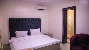 Deluxe-huoneisto, 1 parisänky, patio, kaupunkinäköala | Ilmainen Wi-Fi