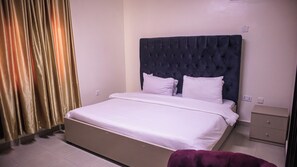 Deluxe Apartment, 1 Double Bed, Patio, City View - AES Luxury Apartments Lagos (Lagos)