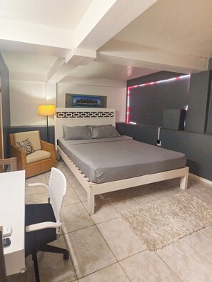 1 bedroom, desk, iron/ironing board, free WiFi - 1-bedroom apartment in enchanting valley with AC, WiFi, King bed (Cassada Gardens)