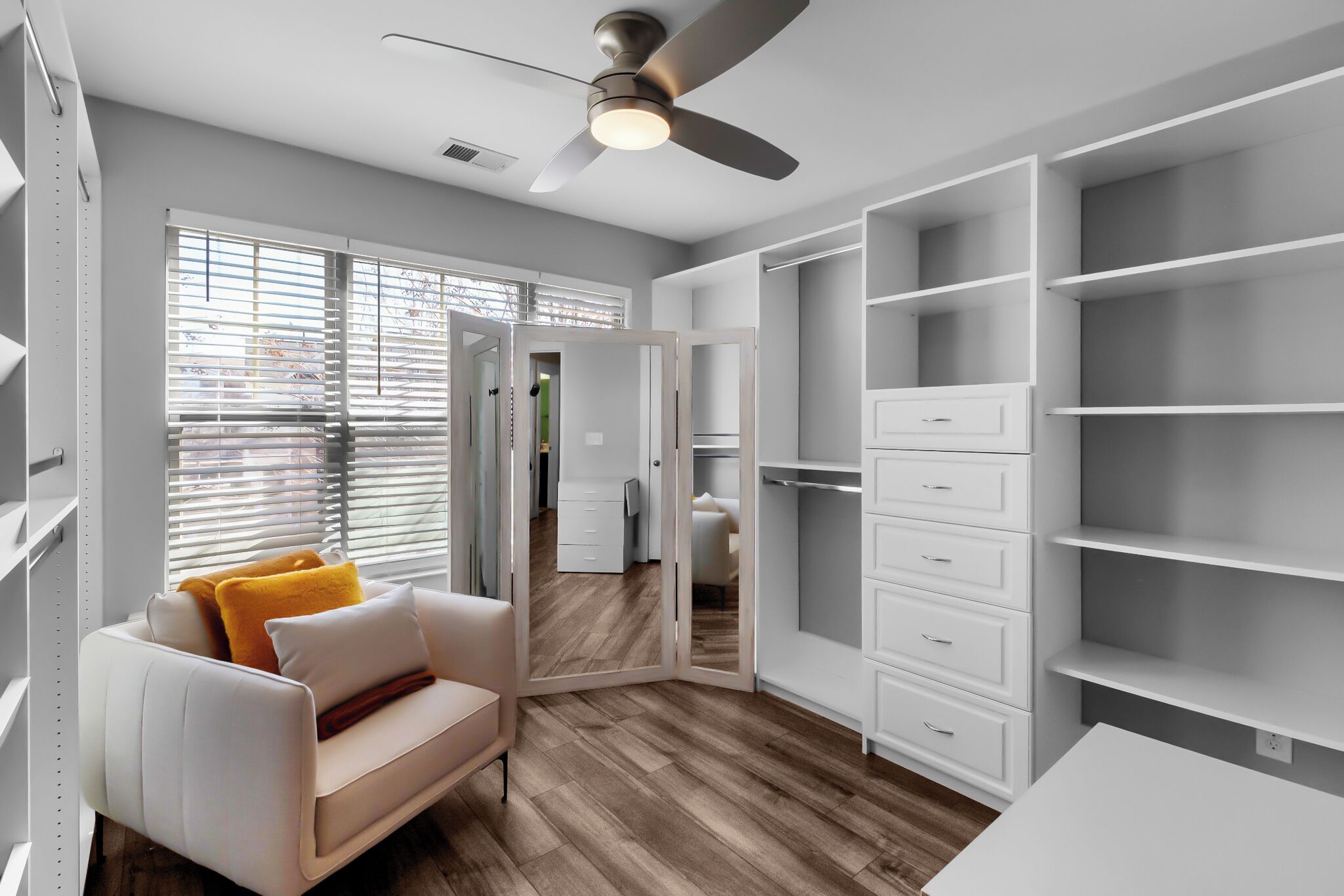 المنشأة من الداخل