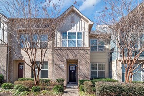 Unclassified image, 3 of 18, button