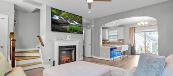 3BR Townhome 5 Min to Uptown, BOA, & Atrium