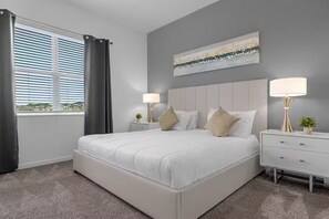 2 bedrooms, iron/ironing board, WiFi, bed sheets - Stylish home with game room & private waterpark view (Davenport)