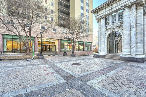   Peachtree Place! One bedroom one bath in the heart of downtown Atlanta!