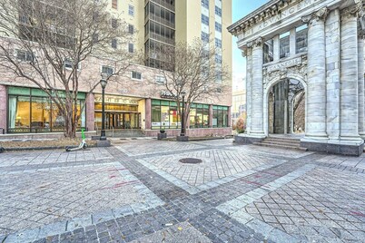   Peachtree Place! One bedroom one bath in the heart of downtown Atlanta!